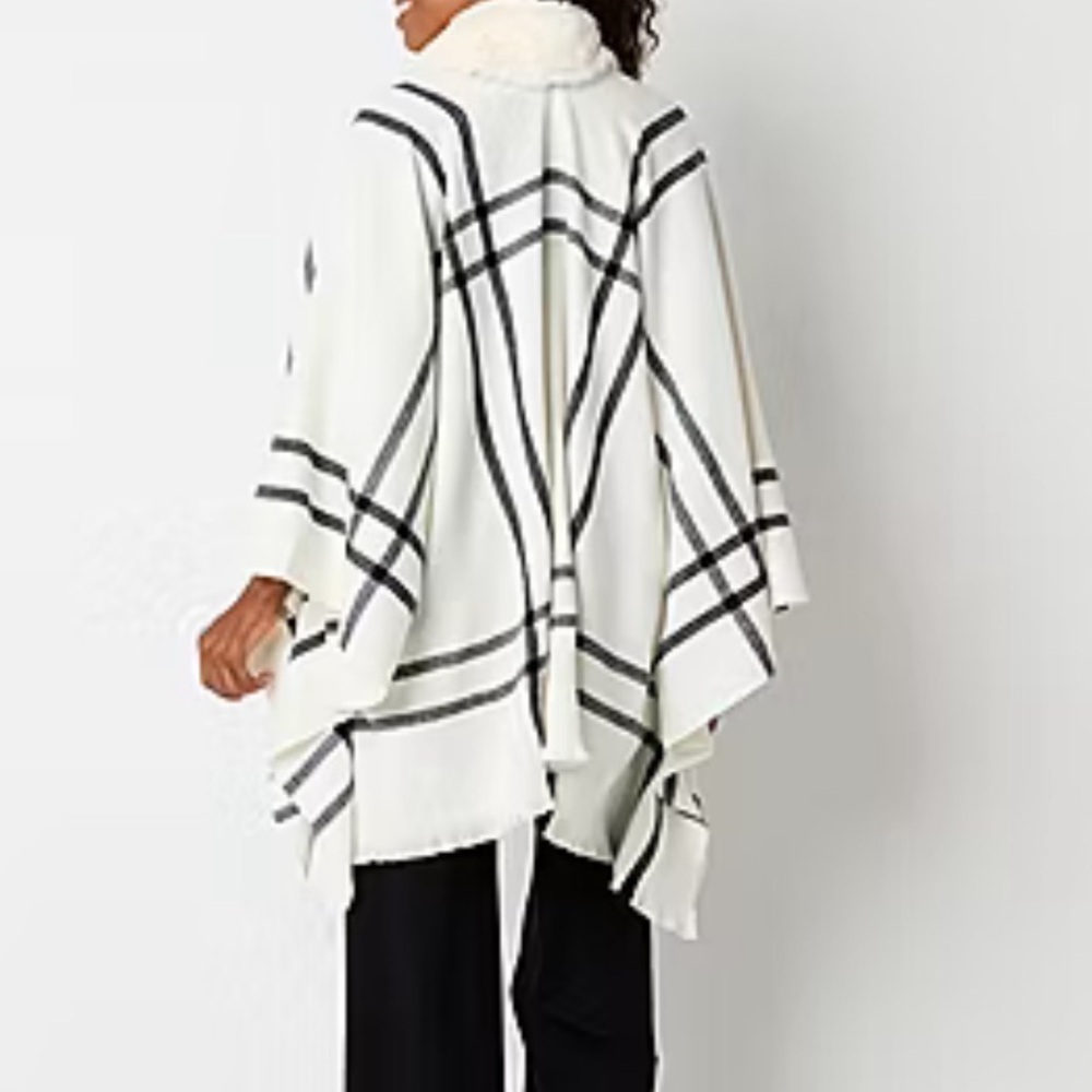 Liz Claiborne Women's Black and Ivory Plaid Poncho